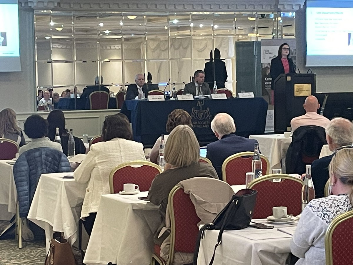 katherinemkane's tweet photo. @justine_carty top tips from the Land Registry @SkillnetIreland @LawSocEdu Carrick on Shannon CPD https://t.co/fMPJNBJY51