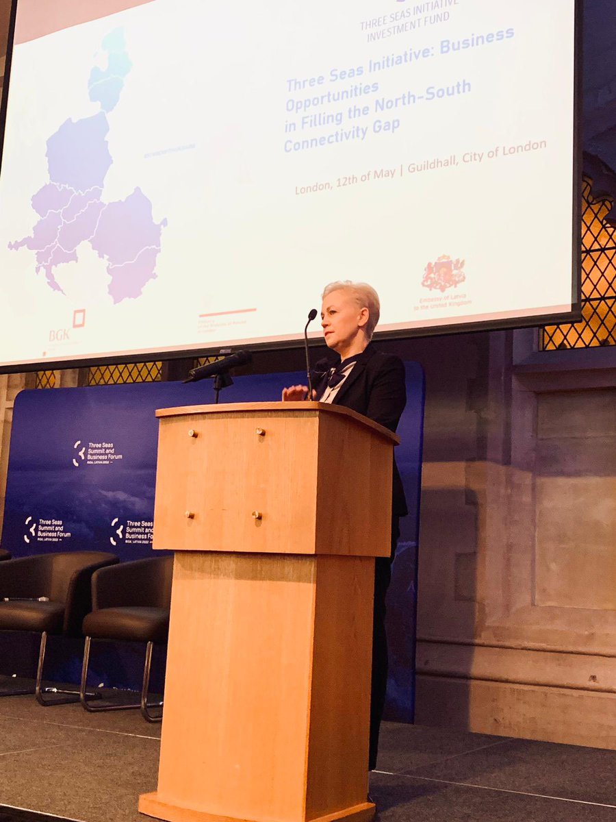 BDaszynska's tweet photo. Speaking about investment opportunities in the #ThreeSeas region at the conference organized by the @PolishEmbassyUK 🇵🇱and @LVembassyUK 🇱🇻 @3seaseu @visegrad24 @3SeasEurope @InsightSeas @BGK_pl #3SI #London https://t.co/scRYelShP6