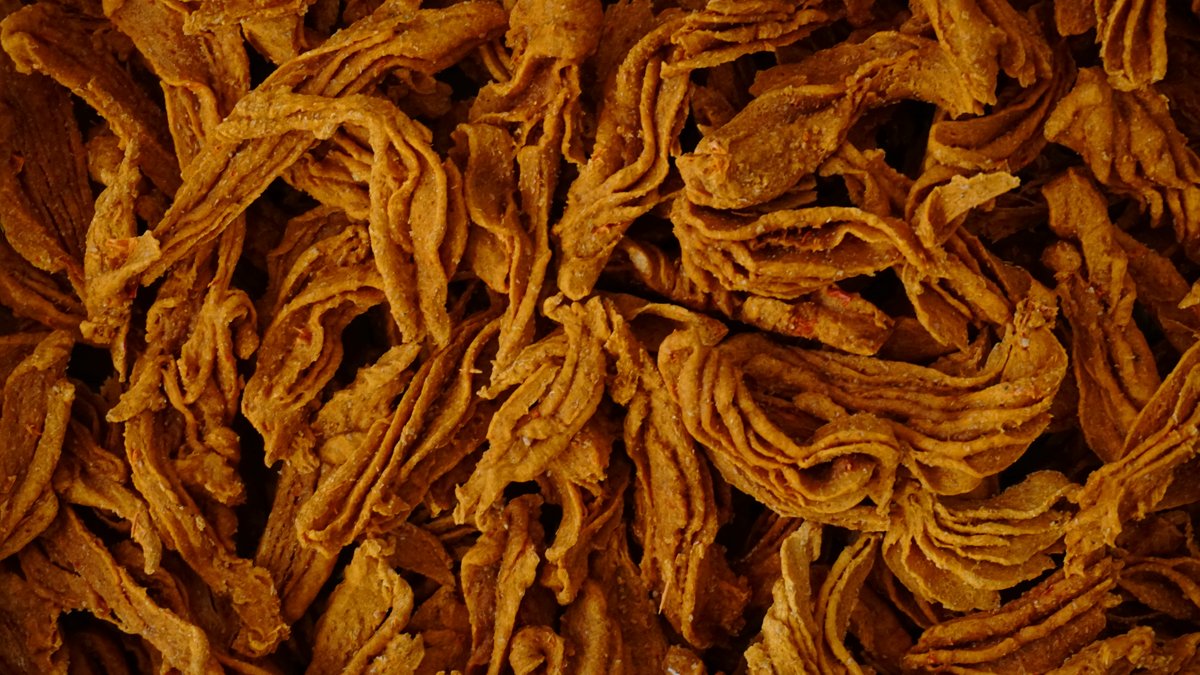 InfoHundsfutter's tweet photo. En hundsfutter procesamos los #mejores #ingredientes de forma tan #suave que las #vitaminas y los #nutrientes se #retienen y no tenemos que añadir nada artificialmente más tarde. Eso lo ves en los #snacks para #perros, lo #gustas y lo notas a la larga, es mucho más #saludable. https://t.co/byQLhr0J1G