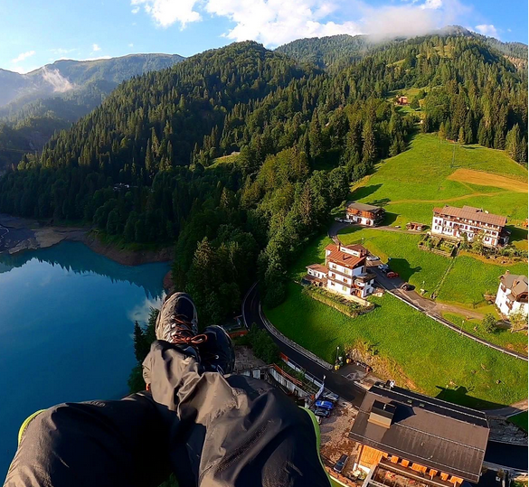 VisitFVG's tweet photo. Siete pronti a volare sul lago ❓
La 𝗭𝗜𝗣𝗟𝗜𝗡𝗘 di #Sauris riapre sabato 2️⃣1️⃣ 𝗠𝗔𝗚𝗚𝗜𝗢 𝟮𝟬𝟮𝟮.🤙
Prenotazioni a questo link 👉 https://t.co/1Fqk4MBCeK

#FVGlive #iosonofvg @TurismoSauris https://t.co/OKeTp5G7lV