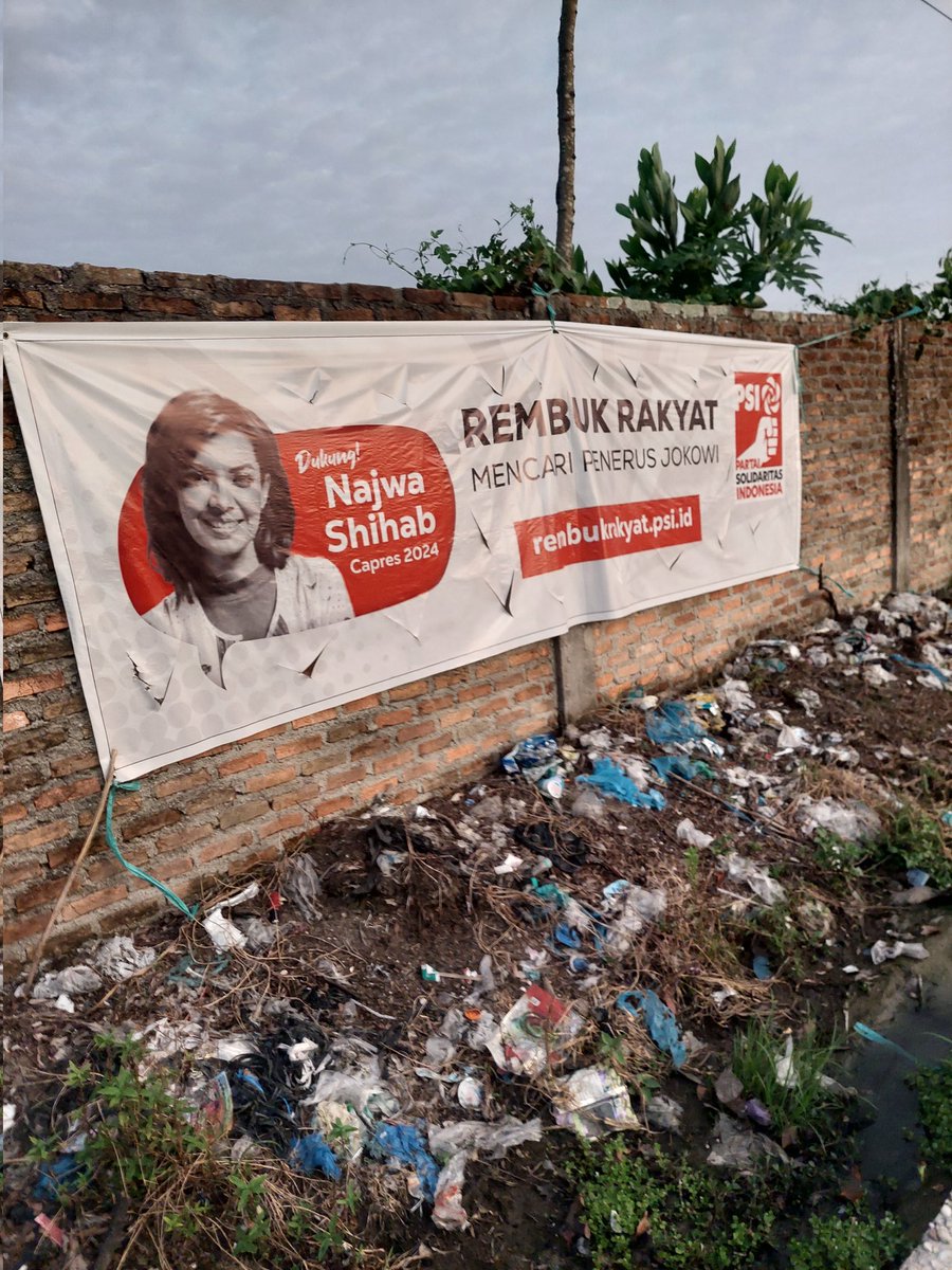 irsuh's tweet photo. Melakukan segala macam cara untuk mencari suara #MasihkahPercaya #PerempuanPunyaHarapan https://t.co/qL9fLjXVKa