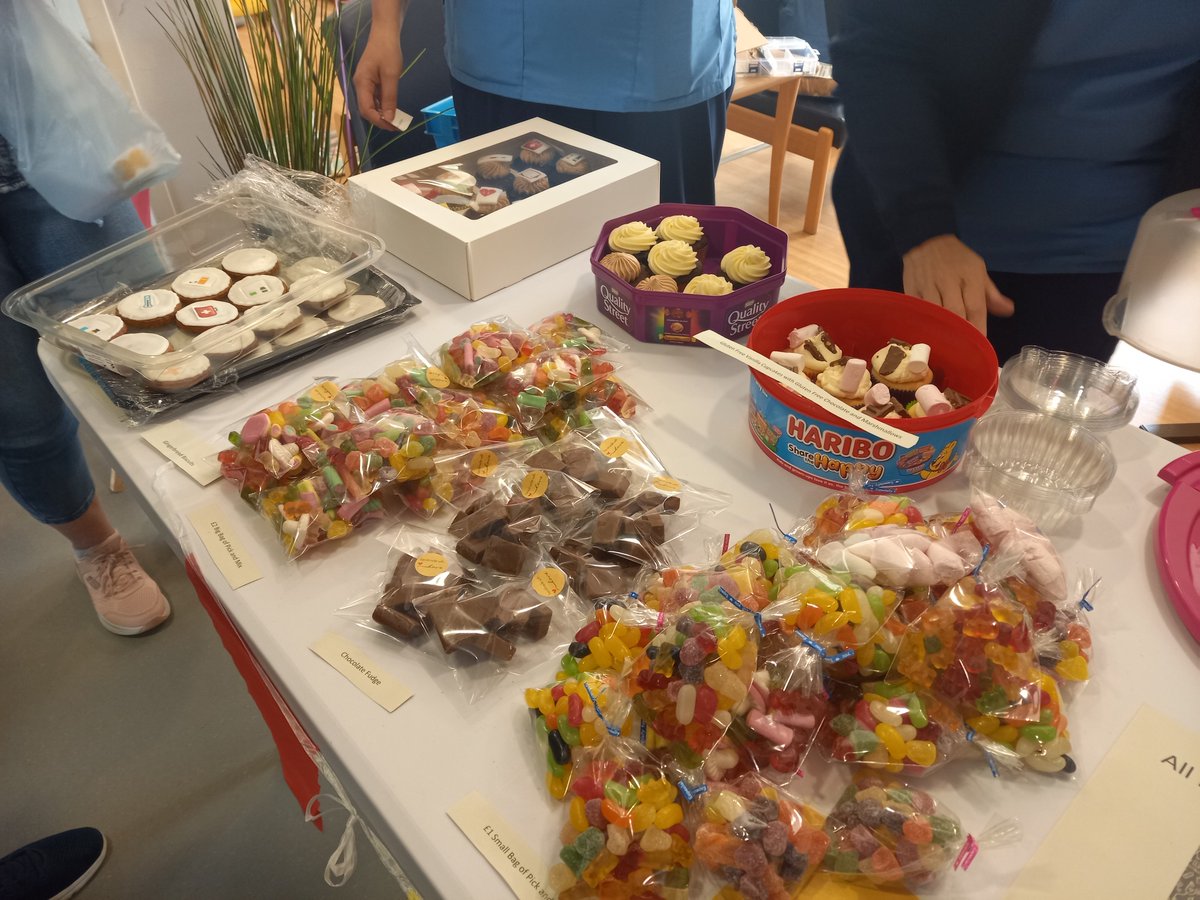 KirstyAnneJack2's tweet photo. How lovely to have this special celebration ❤ We're raiding funds for our colleagues in Ukraine, who are in our thoughts on International Nurses Day https://t.co/U0c4qITBep