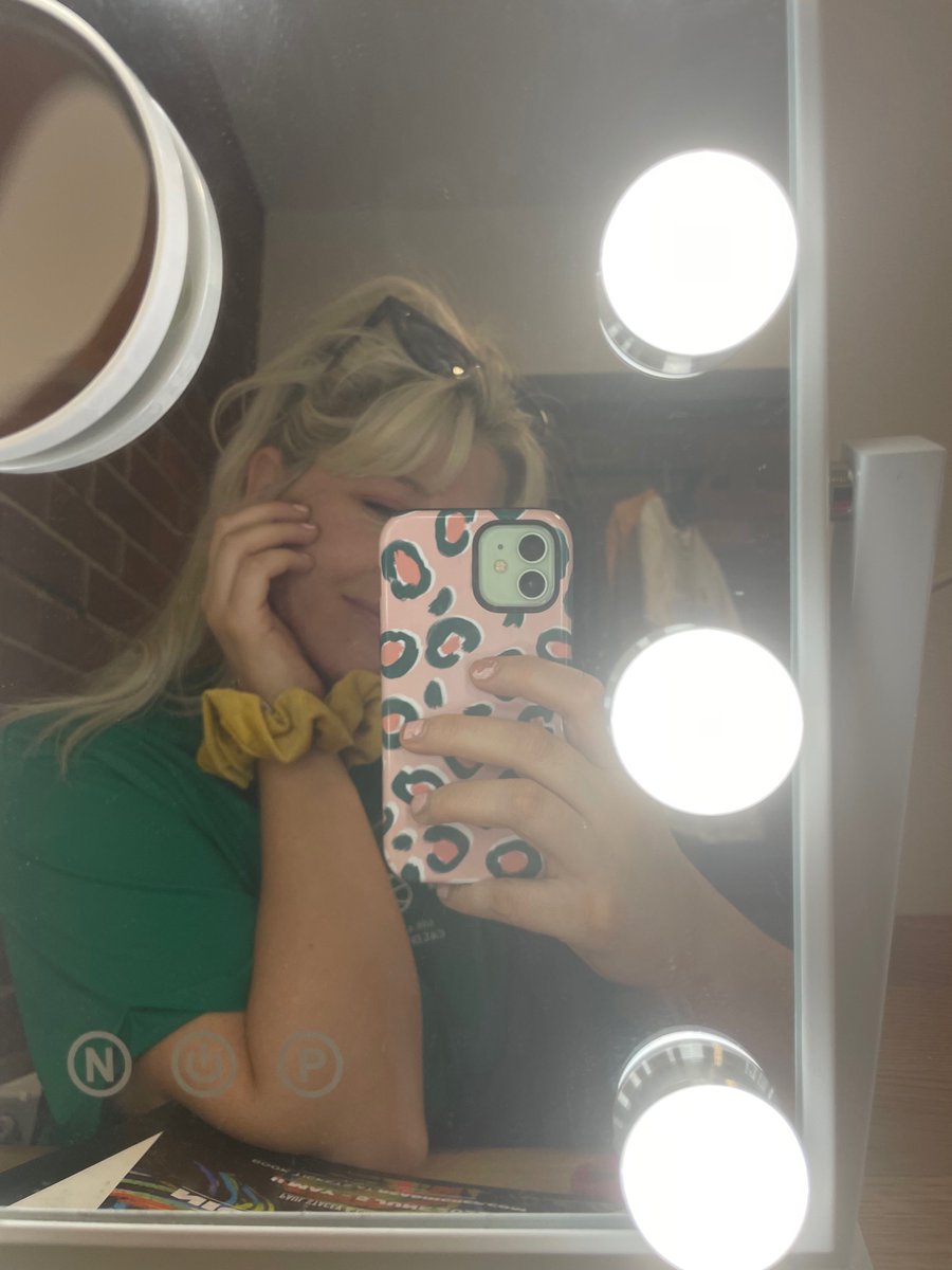 Amy Ambrose tweet media