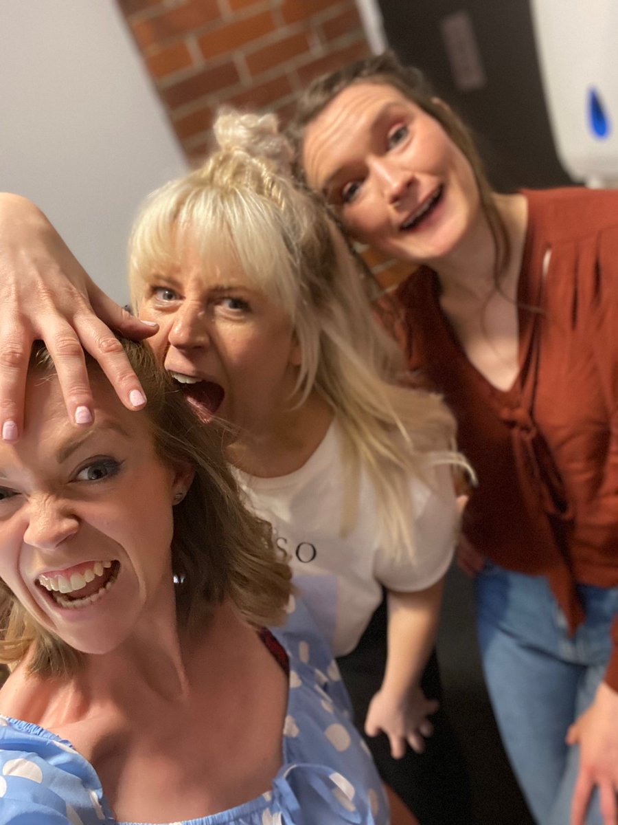 Amy Ambrose tweet media