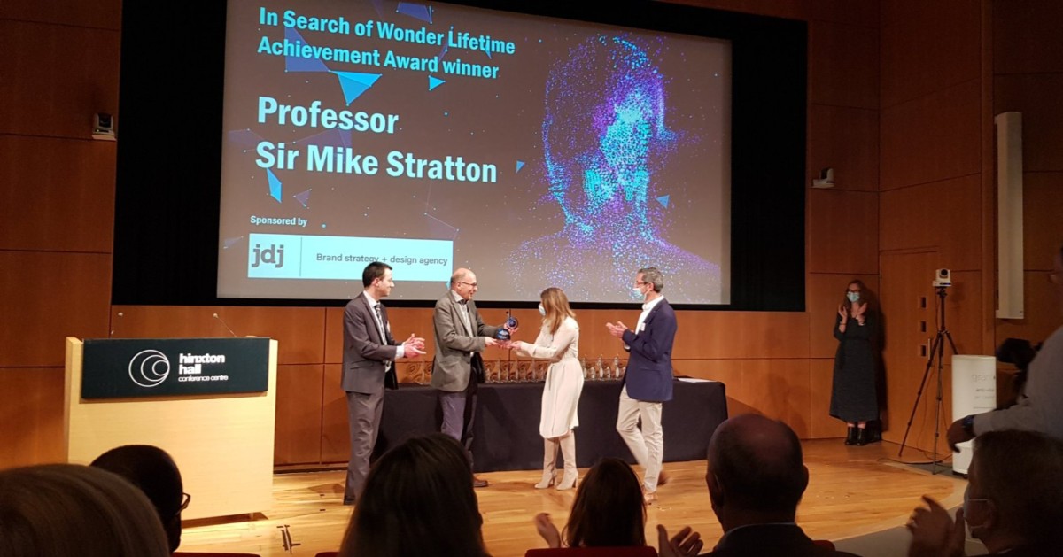 jdj_creative's tweet photo. It was an absolute honour to present the ‘In Search of Wonder Lifetime Achievement Award’ to Sir Michael Stratton at the @CambridgeIndy Science and Technology Awards last night.

#InSearchOfWonder #SciTechAwards https://t.co/pBFsGX0FyT