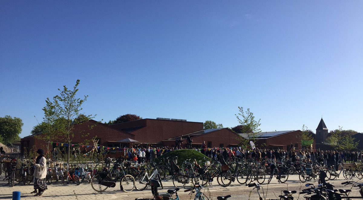 Onlangs is het Kindcentrum Siddeburen opgeleverd met een feestelijke opening! In samenwerking met Jansman Bouw waren we in dit veelzijdige project verantwoordelijk voor de volledige werktuigbouwkundige-, elektrotechnische- en beveiligingsinstallaties. Een geslaagde samenwerking!