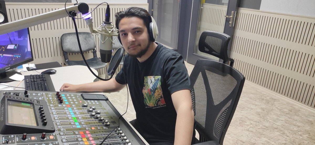 Altın Baklava Film festivalinde neler oldu, neler olacak? Engin Can Paksoy'un sunumu ile "Altın Baklava Film Festivali Özel Programı" 15.00'da HKÜ Radyoda. Gün boyunca sürecek birbirinden özel programlar için bizden ayrılmayın 🎵🎵🎵