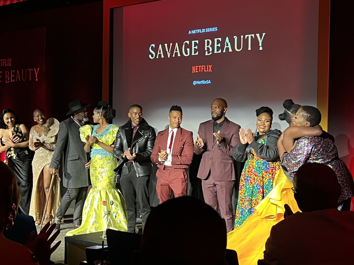 thatbara's tweet photo. #SavageBeauty https://t.co/pmtETTIhMk