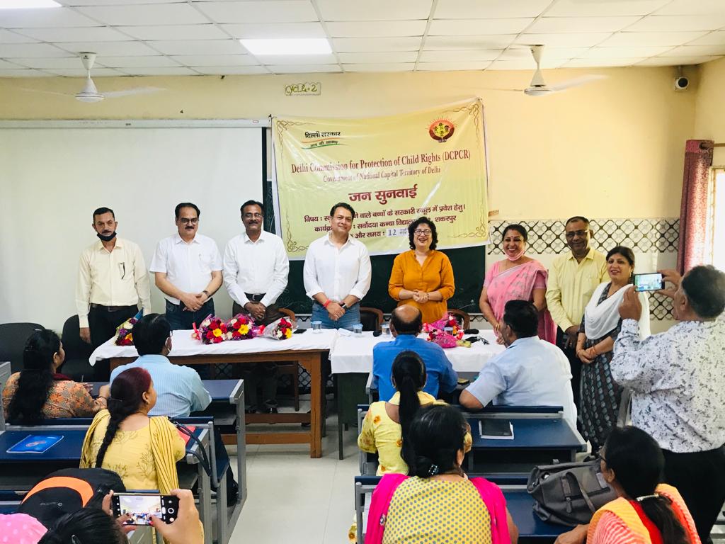 DCPCR's tweet photo. 70+ out of school children in Yamuna Khadar have been ensured school admissions by @DCPCR during #JanSunvai chaired by @RanjanaPrasad8 along with DDEs concerned upon receiving info. from @NitinTyagiAAP.

@DelhiSmc to closely support parents/students during the admission process. https://t.co/N79Zr3BqZS