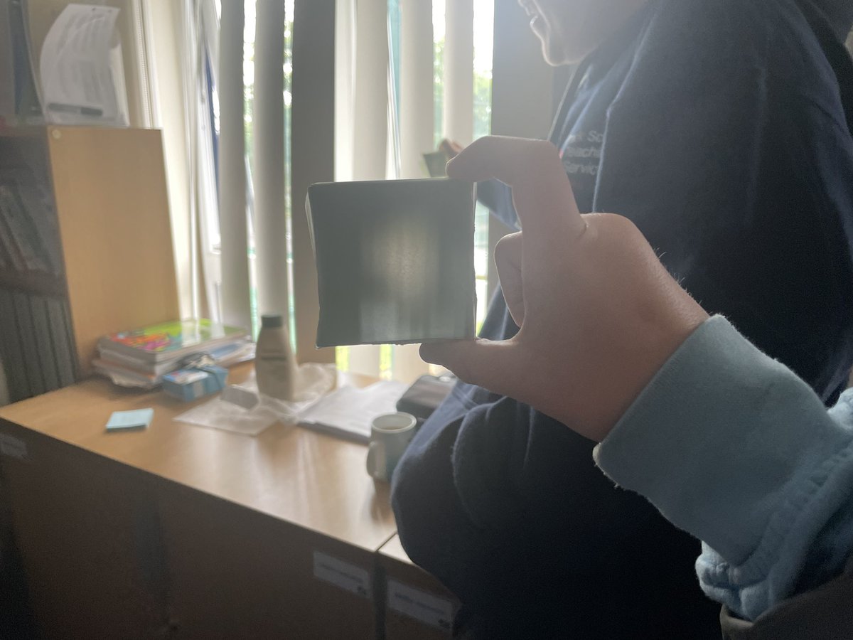 ParkTeaching's tweet photo. Science students demonstrating the inverted images formed on their #pinholecamera. #thisisAP #mathssuperlearningday #crosscurricular https://t.co/ieaUobQiOO