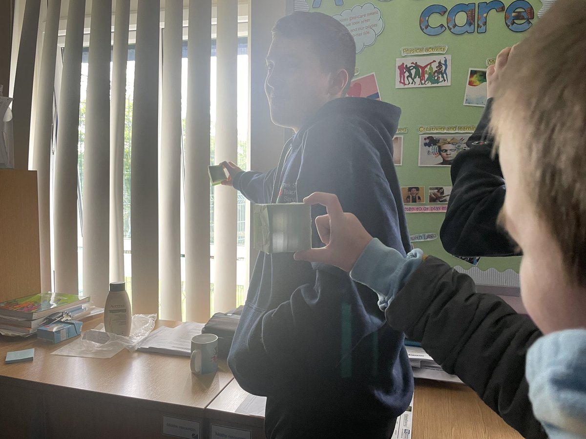 ParkTeaching's tweet photo. Science students demonstrating the inverted images formed on their #pinholecamera. #thisisAP #mathssuperlearningday #crosscurricular https://t.co/ieaUobQiOO