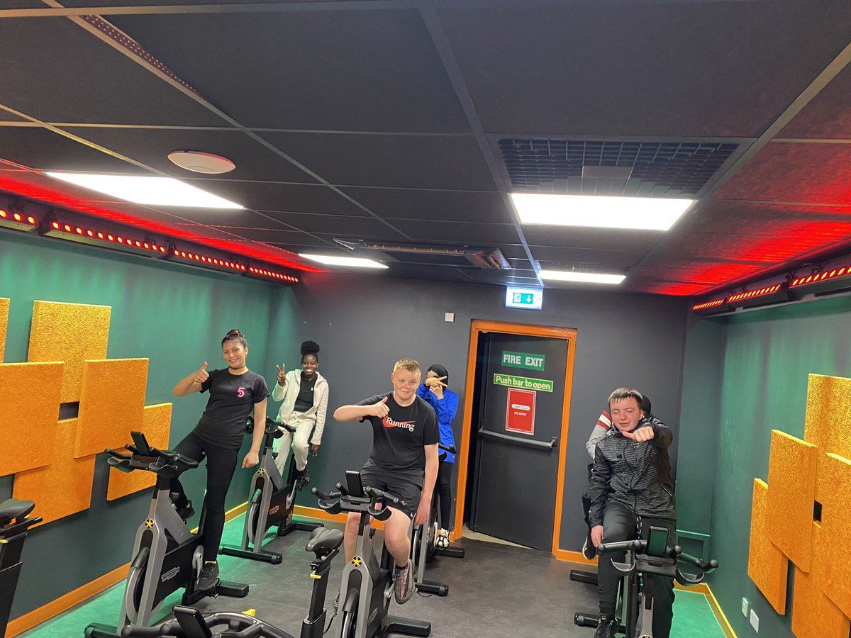SpringburnPE's tweet image. Brilliant day at springburn leisure centre for maximise may. Pupils were given the opportunity to participate in badminton, table tennis, spin class and given an induction at the gym. pupils were complimented on their attitude and effort in each session.@SpringburnSP @dyw_academy
