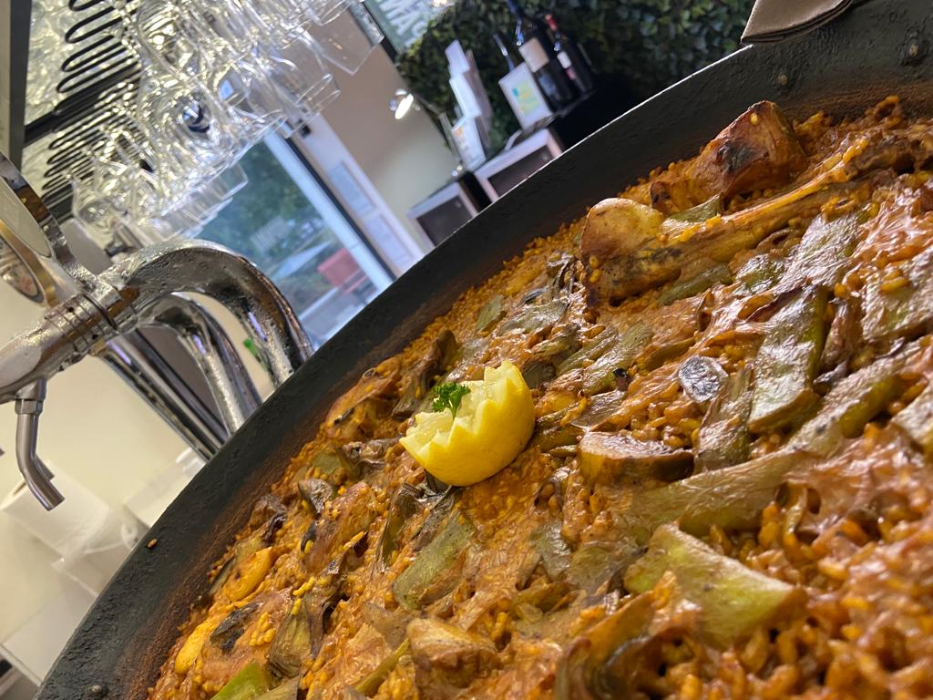 hispaniarest's tweet photo. 🔴 Forman parte de nuestra seña de identidad 🥘😋👍 🍽 👉 Arroces 
Taperia Hispania 
 📍Cortes Valencianas
➡☎ 963471815
#TaperiaHispania 
#menu #carta #arroz #arroces #paella 
#hispaniarestaurantes #gastronomia #valencia #hispania #restaurantevalenci https://t.co/T5lsJ1d9TE