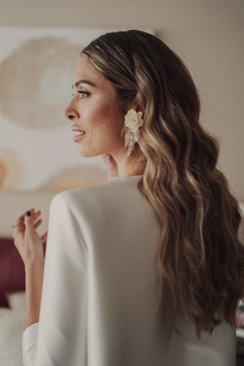 eheseasnpv's tweet photo. Si estás buscando estilista para tu boda, tienes que conocer a nuestra #sociaehese Silvia Echevarria. 

Le encanta acompañarte siguiendo siempre su objetivo de encontrar la mejor versión de ti misma.

Foto 1 Xabi Vide
Foto 2 @inmafiuza 

#estilistaboda #estilistasbizkaia https://t.co/Xm3hQz0Y4g