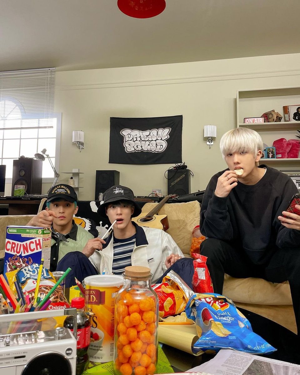 jeongyunonly's tweet photo. the cutest photos you'll see on the internet today 🥹 https://t.co/k3Cs5ppJ39