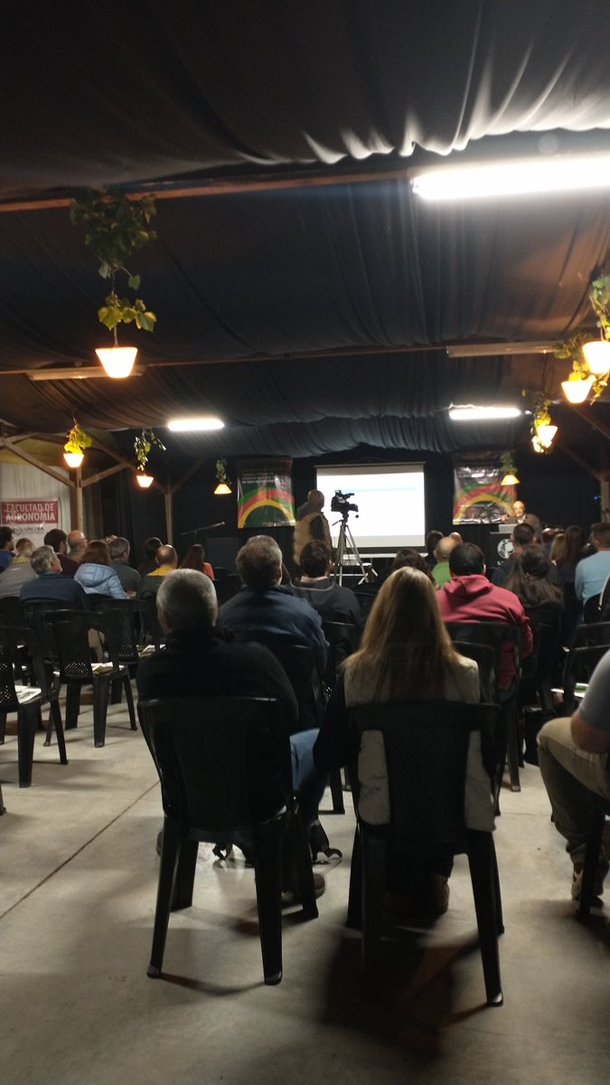 El día Viernes estuvimos juntos al Centro de Estudiantes de la Facultad de Agronomía en la jornada saeba con la presencia de una cantina en conjunto.