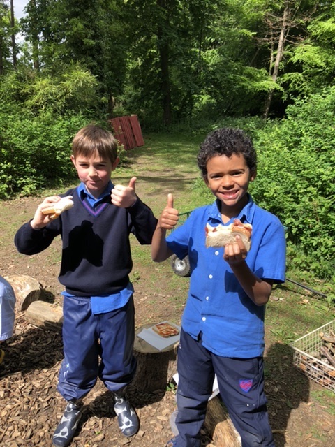 OPSForest's tweet photo. Our Year 4 have had a busy morning making bacon sandwiches in the woodland!

#ForestSchool #cooking #outside #OPSLearning #Goring #Berkshire #Oxfordshire https://t.co/gXWHAqDGqO