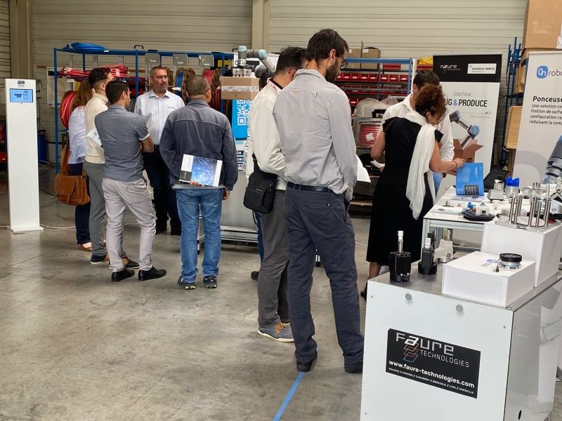 FaureTechno's tweet photo. [ EVENEMENT ]

Jour J 🔔
Aujourd’hui se déroule sur l’agence de Grenoble une journée liée à la robotique ! 😀
Merci pour votre participation !
Un événement sous le signe des nouvelles technologies ! 👍🏻

#fauretechnologies #technologie #cobot #grenoble #universalrobot #onrobot https://t.co/vNI6VWGy7E