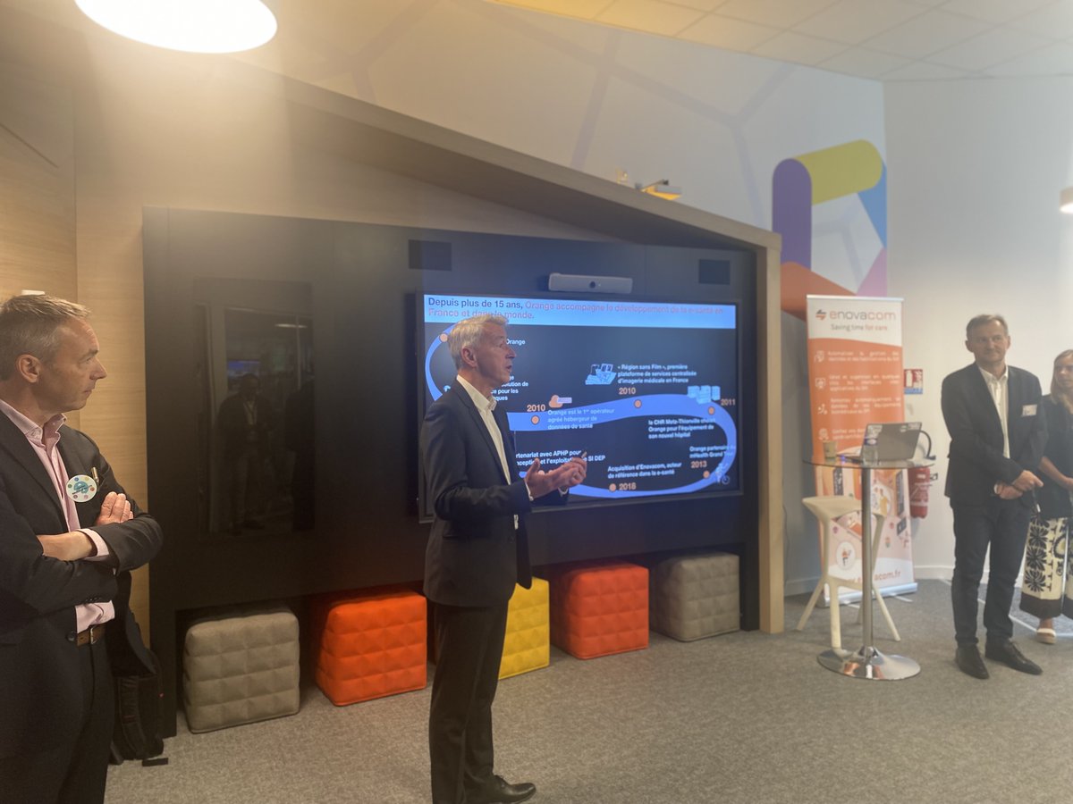 fr_dupont1970's tweet photo. "Inventons nos territoires de demain"🩺💉
Au programme, découverte de plusieurs innovations.
Nous avons eu le plaisir d'accueillir nos clients ce matin 12 mai au showroom d'Eysines, à l'occasion d'une rencontre dédiée à nos établissements de santé. #santé #enovacom https://t.co/1cnF8ONGJ4