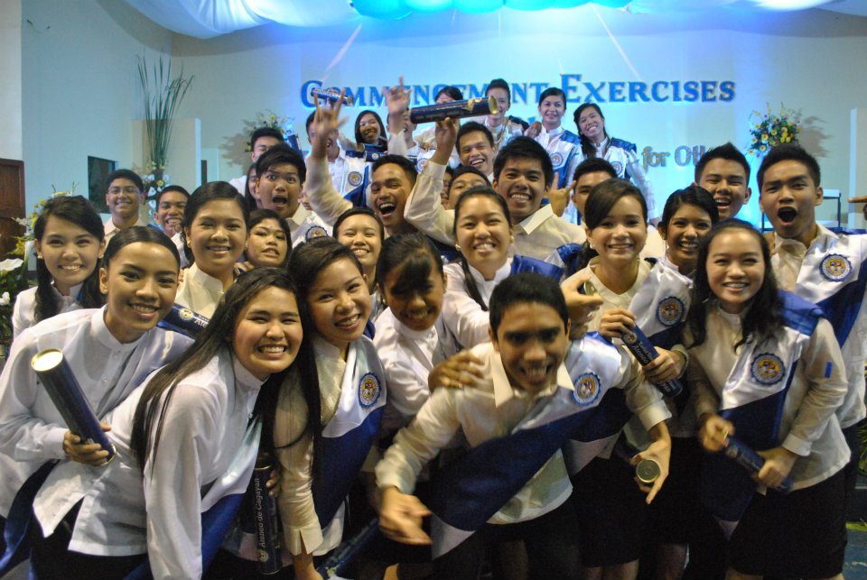 xuhs2012's tweet photo. #ThrowbackThursday: IV-Sanvitores

"Bajuma balls parin the best among the rest. " — Suello

"Gi imbargo ako calculator ky abi ni maam cellphone to nko." — Nasala

"Si Js sge hilak gawas sa classroom kada mag away sila uwu tsk. 👉🏻🥺👈🏻" — Ensoi

Shoutout sa Joselitos Birds 📣‼️🐦 https://t.co/wq5kQx2LM7