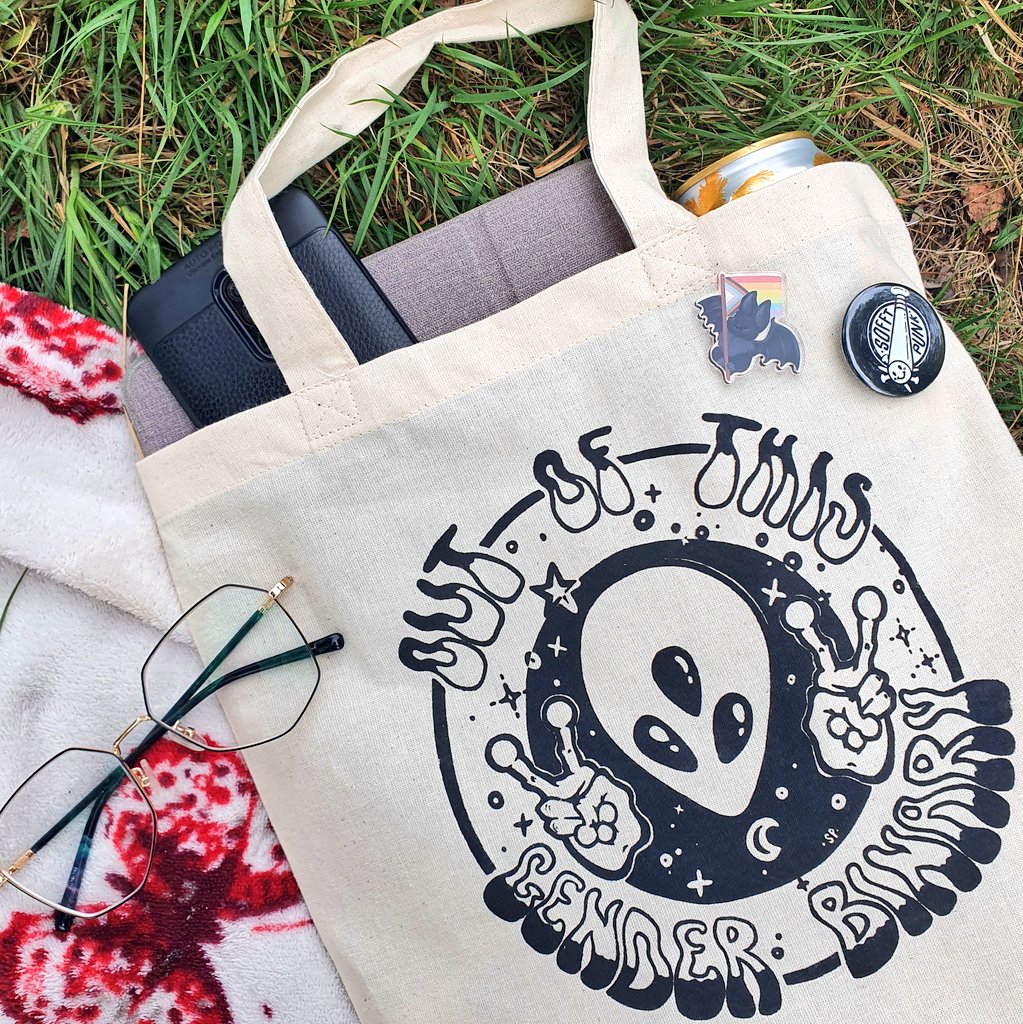 sofftpunk's tweet photo. hey I'm hash and you should check out my store to get ready for pride month 🌈 from pronoun badges to 100% recycled acrylic pins, tote bags to patches and sooo much more! support queer artists not rainbow capitalism 🧡

worldwide shipping 🌏 free gift w all orders over £15 🎁 https://t.co/ogizz0Lv0e