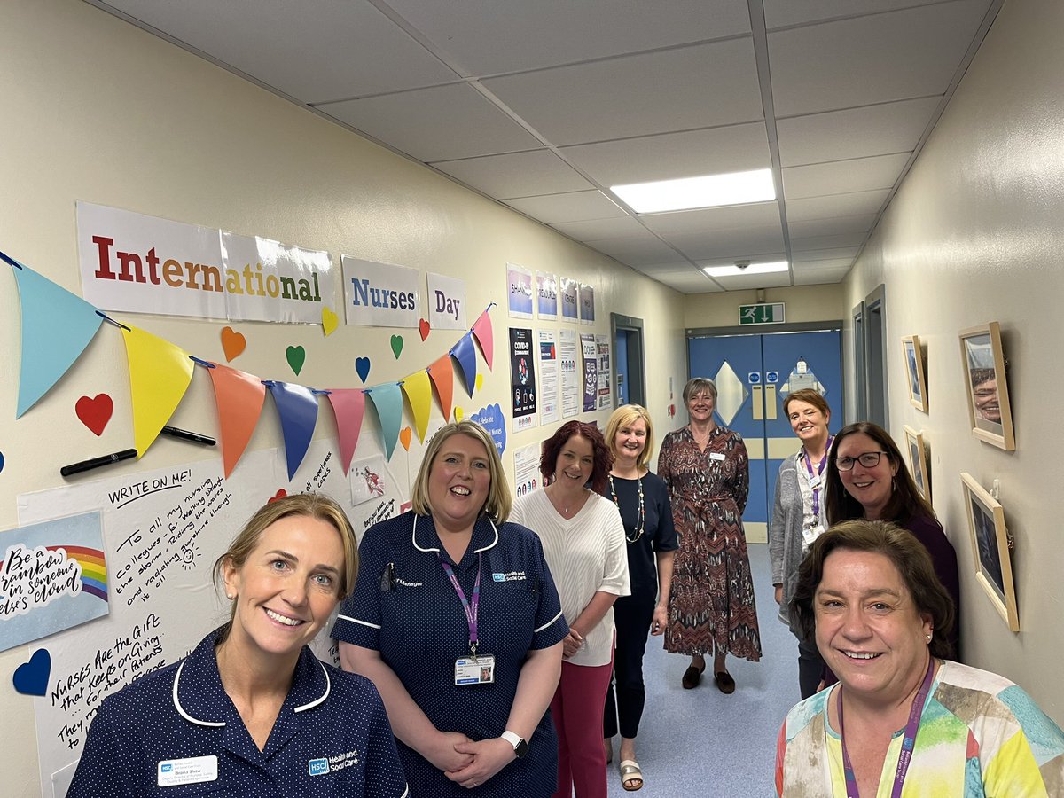lowry610's tweet photo. Celebrating Nurses Day, with @BelfastTrust Deputy Director of Nursing @ShawBrona and our Community Nursing Colleagues @gillmca @demclaughlin1 @RoisinMcSwiggan @dawnrowney @CathyWoods07 #NursesDay2022 https://t.co/8Vq1w5Xj4v