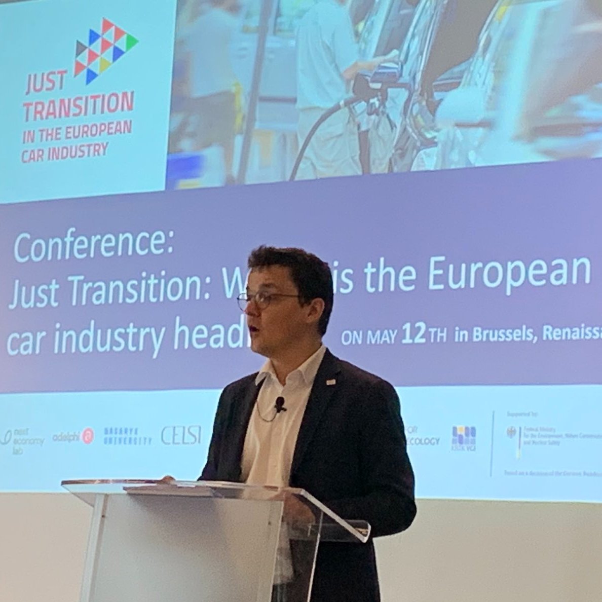 industriAll_EU's tweet photo. Benjamin Denis of @industriAll_EU at #EU4JT conference :
"Regions depending on the #automotive industry must be better supported to cope with the massive structural change ahead.
Electrification cannot come at the expense of employment quality in the sector." https://t.co/XHAKNr4ir9