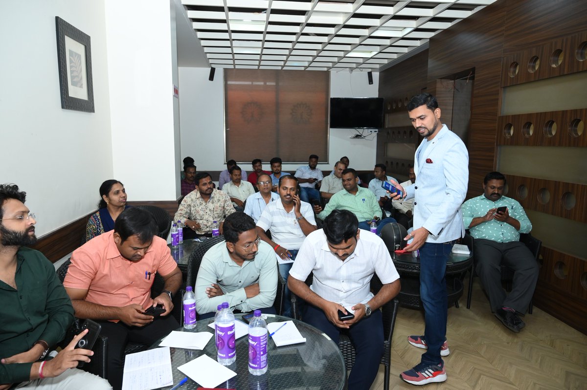 ShrifxI's tweet photo. Successful Forex Trading workshop held in @Sangli by @ShrifxI
For Inquiry Whats Appπhttps://t.co/fcUEsmlT2n
Our Instagram Pageπ: https://t.co/E3CB3dgJBS
#ShriFx #shrifxforextrainingclasses #forex #workshop #forexworkshop #sangli https://t.co/In4XqylOgd