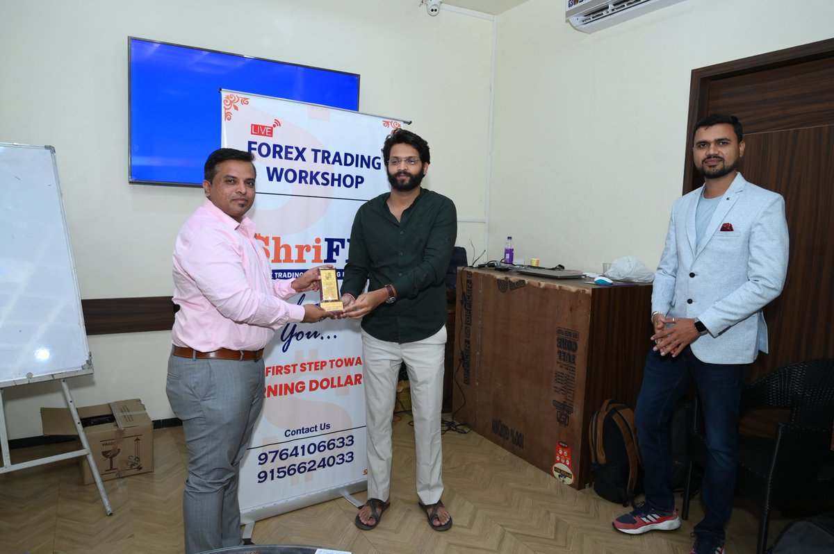 ShrifxI's tweet photo. Successful Forex Trading workshop held in @Sangli by @ShrifxI
For Inquiry Whats Appπhttps://t.co/fcUEsmlT2n
Our Instagram Pageπ: https://t.co/E3CB3dgJBS
#ShriFx #shrifxforextrainingclasses #forex #workshop #forexworkshop #sangli https://t.co/In4XqylOgd