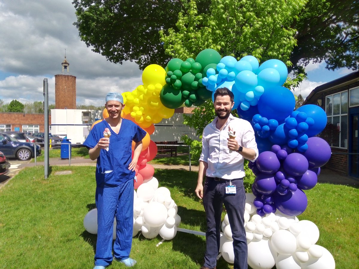 QVHcharity's tweet photo. Happy #NursesDay2022! Thank you to all the amazing nurses in all of the different departments @qvh. We are so pleased to be celebrating you today. Huge thanks to Balloon Chic Boutique in #EastGrinstead for donating this beautiful display https://t.co/dfdOev925r