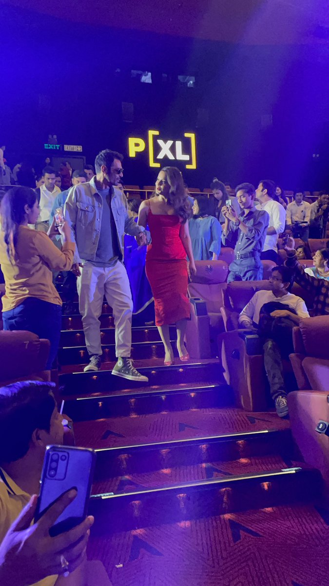 aarnavg17's tweet photo. #KanganaRanaut IS HERE at @_PVRCinemas #PVRPriya. The 2nd trailer is now about to play! #Dhaakad https://t.co/7EahXJYCRT