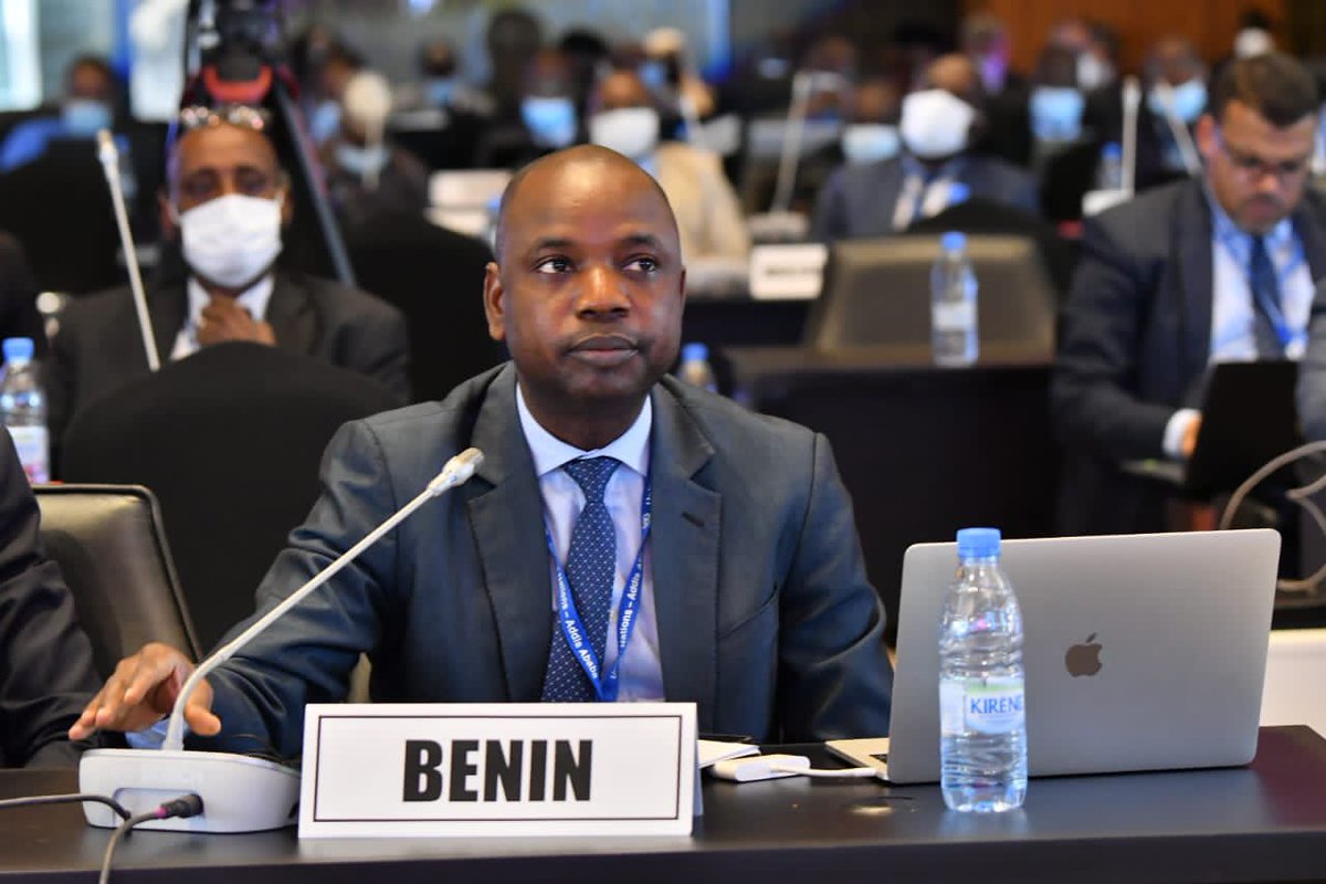 ECA_SROWA's tweet photo. Jour 2 de #CoM202 : les représentants des États membres de #Afrique de l’Ouest participent activement aux discussions
@ECA_SROWA
@ECA_OFFICIAL https://t.co/bJM9aeB476