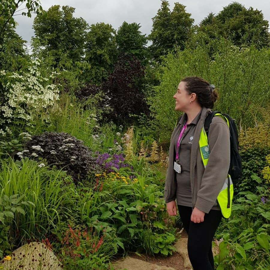 The_RHS's tweet photo. We're marking #PlantHealthWeek by celebrating the work of our science teams! 🔬 🌿 

Anna leads the RHS #biosecurity programme for RHS shows, working to ensure that the shows are as safe as possible for our plants and the wider environment 🌷 🌳 

https://t.co/B1q7ULIsA4 https://t.co/LR1zB93mcl
