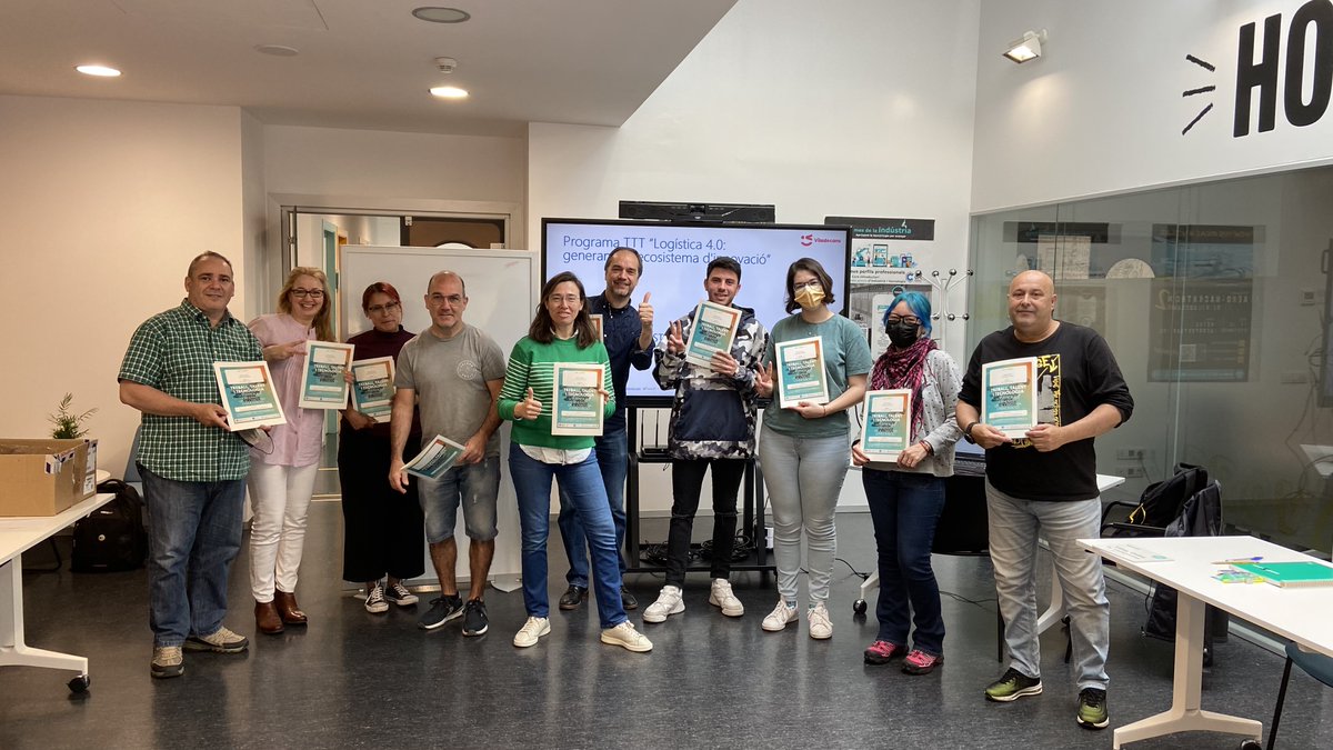 BlocEmpresarial's tweet photo. ➡️El passat dilluns 9 de maig es va donar el tret de sortida a la #Formació #Logística #TTTOperadoraLogísticaDigitalització del projecte 
#TreballTalentTecnologia #TTTViladecans #CompetenciesDigitals #Innovació
#ODSDiba @economieslocals #TransformacióDigital a la #VIE  #CUBIC 👏 https://t.co/533Uts4Bnp