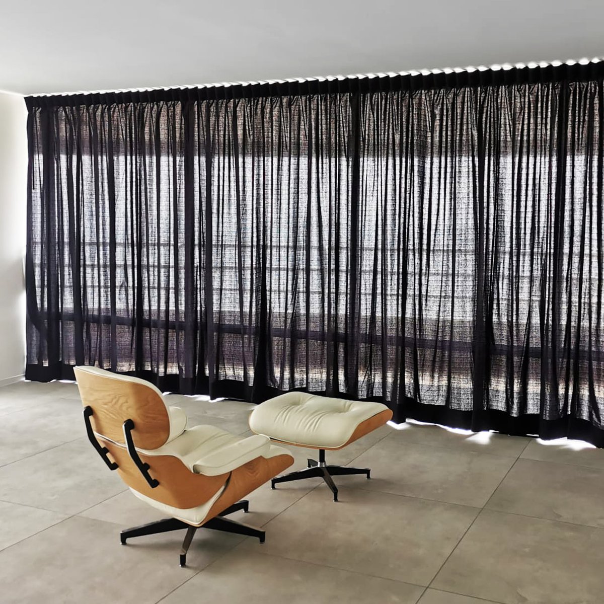 StyleGroup_'s tweet image. Adding a touch of subtlety and sophistication to any room. In our project for 𝗢𝗰𝗲𝗮𝗻 𝗠𝗮𝗿𝗶𝗻𝗮 𝗣𝗮𝘁𝘁𝗮𝘆𝗮, we have introduced both blinds and sheers which add unique details to each room.