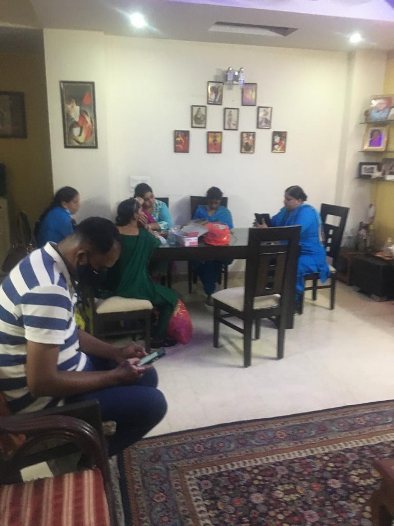 ResidentsI's tweet photo. Block I RWA organised today vaccination camp for administering booster doses for I block Residents. We are thankful to Mr. Vibhu Narayan for facilitating camp at his house and to UPHC chauma staff for administering the doses. Few glimpses of same. https://t.co/OqV25rmRoB