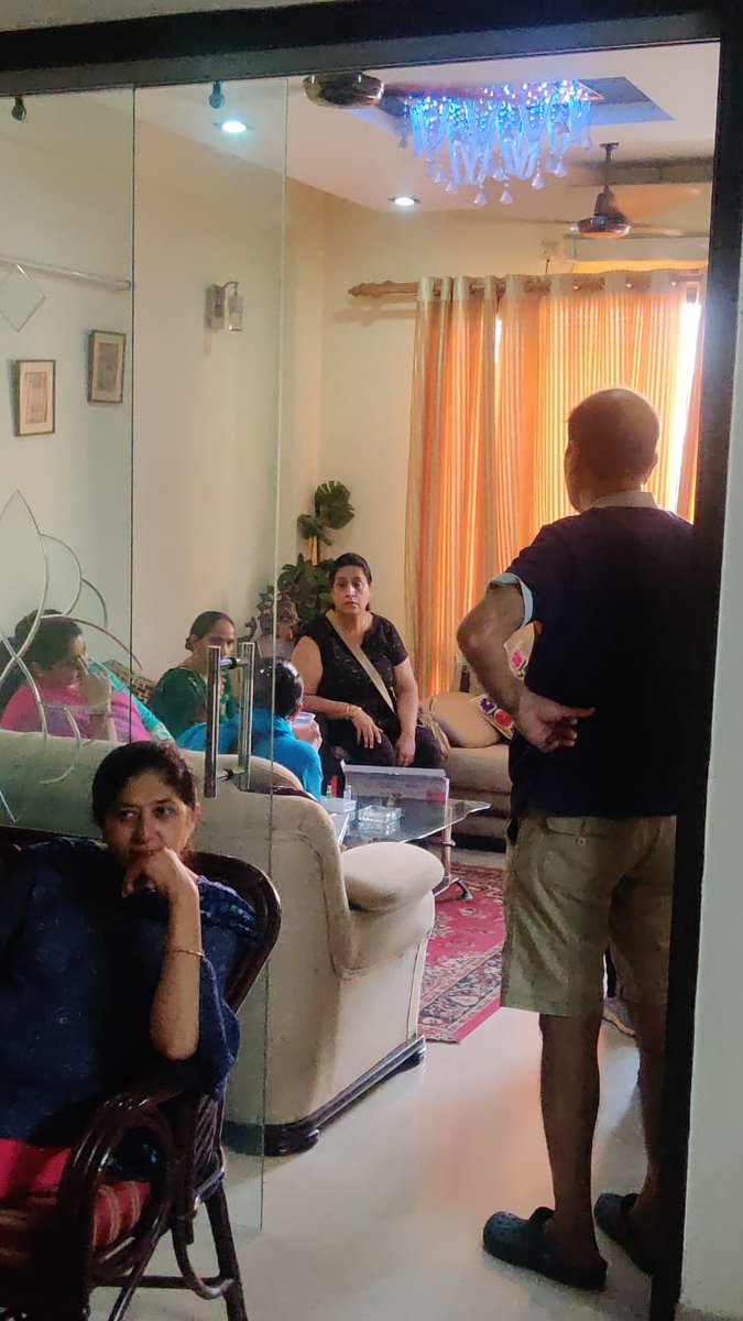 ResidentsI's tweet photo. Block I RWA organised today vaccination camp for administering booster doses for I block Residents. We are thankful to Mr. Vibhu Narayan for facilitating camp at his house and to UPHC chauma staff for administering the doses. Few glimpses of same. https://t.co/OqV25rmRoB