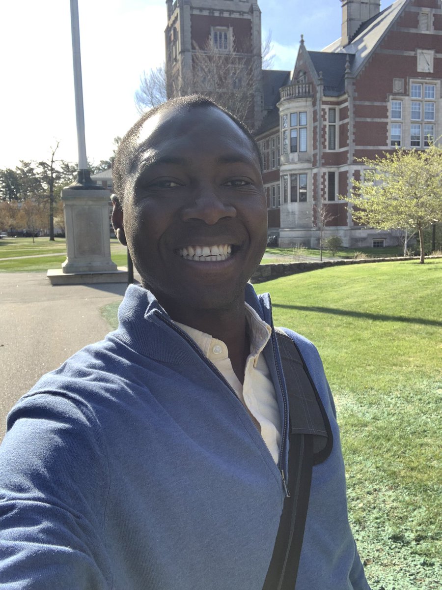 joeman4ever's tweet photo. Love being back at @BowdoinCollege. And, somehow, the weather right now is glorious. #noJacket https://t.co/2MWy912xSJ