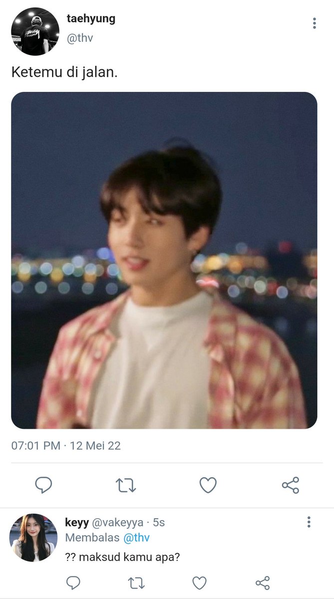 arkeeshiaa's tweet photo. taekook sometweet au 

"jangan salahin gue. salahin aja cowo lo yg belum bisa move on sama gue" https://t.co/D4fYoValfU