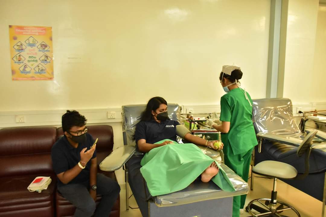 ClubColombo's tweet photo. Save lives-Phase 2 blood donation camp organised by Rotaract club of Colombo Midcity along with Leo club of Nawala Metro, Baw Baw organisation and Interact club of Colombo North successfully held on 13th March 2022 at National Blood Centre Narahenpita. https://t.co/emH22VxTox