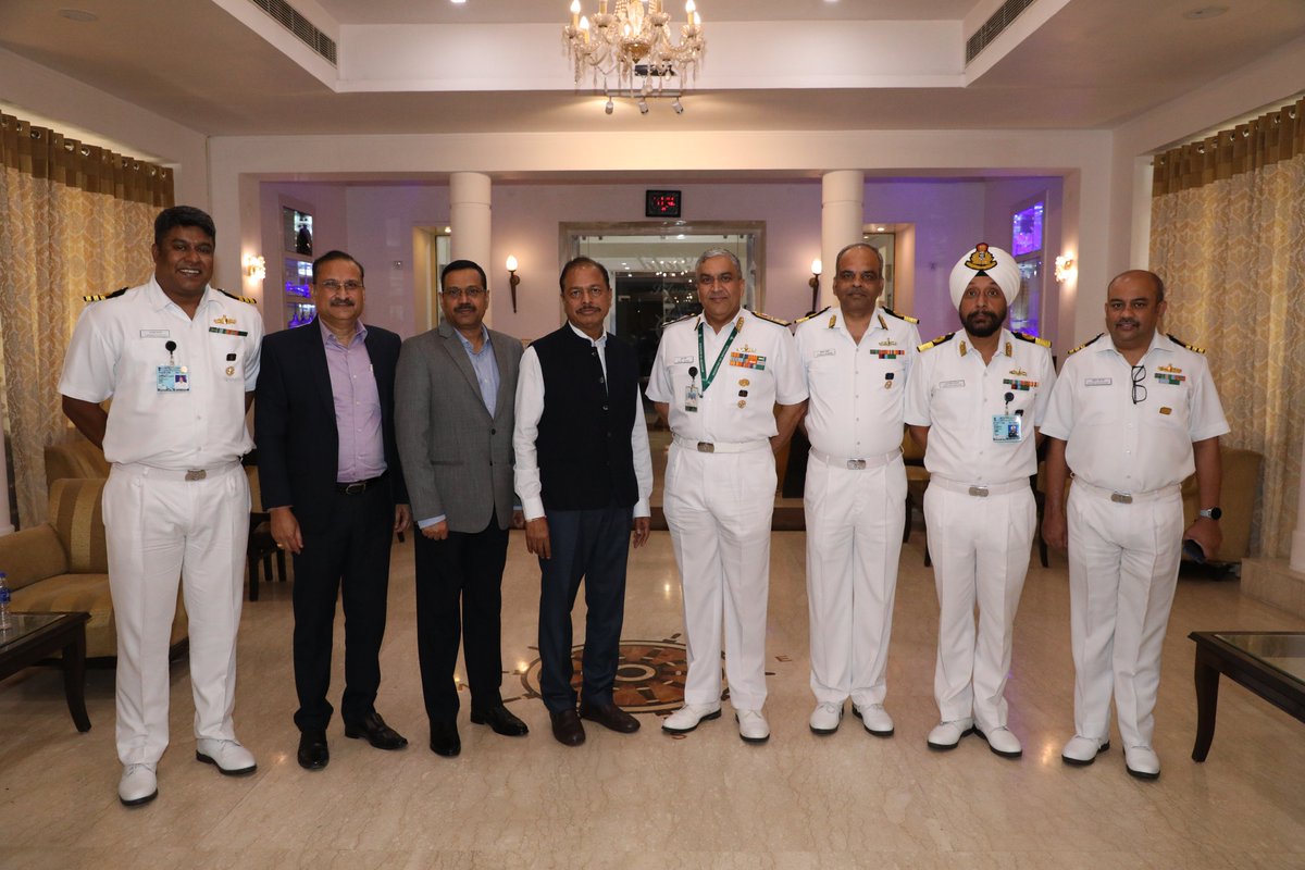 SpokespersonMoD's tweet photo. An MoU was signed today between the #IndianNavalPlacementAgency and the shipbuilding arm of the @larsentoubro - L&T Shipbuilding, #LTSB to explore opportunities for the recruitment of naval Ex-Servicemen at #LTSB
Read here for more: https://t.co/JZoKDl2Krp https://t.co/xVbubplrDn
