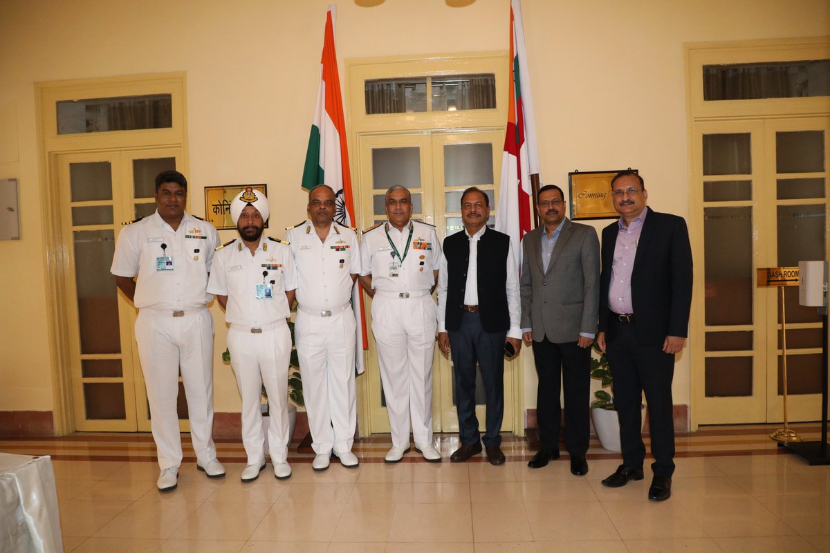 SpokespersonMoD's tweet photo. An MoU was signed today between the #IndianNavalPlacementAgency and the shipbuilding arm of the @larsentoubro - L&T Shipbuilding, #LTSB to explore opportunities for the recruitment of naval Ex-Servicemen at #LTSB
Read here for more: https://t.co/JZoKDl2Krp https://t.co/xVbubplrDn
