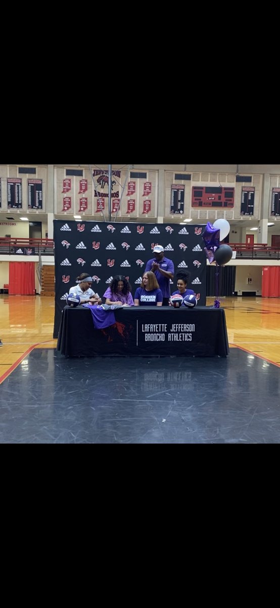 GCMapleLeafs_WV's tweet photo. 🚨SIGNED, SEALED, DELIVERED🚨
She’s finally ours. Allow me to introduce our newest MapleLeaf to the group, Kyla Moffitt!
📍Lafayette, Indiana
👩🏽‍🏫Jefferson High School
🎽Outside
📚Film Production
🏐Circle City Volleyball Club https://t.co/8e0vGiNQSq