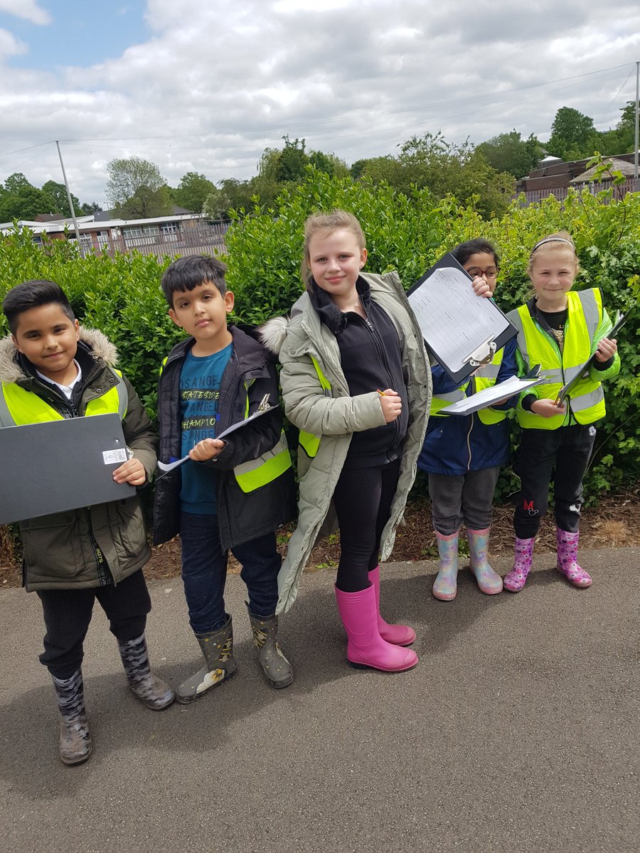 MrShahsClass's tweet photo. We have started our geography fieldwork study on the River Cole by counting litter in different zones. We are tallying them up. @WiderYps #Teamwork #Curiosity https://t.co/T1nxgGuixP