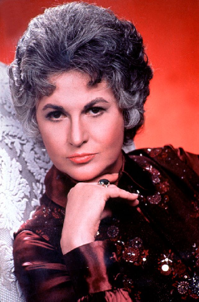 NLCarolynMuse's tweet photo. Remembering film/stage/television actress and comedian Bea Arthur, who was born #OTD (May 13th) in 1922. #TheThreePennyOpera #Mame #LoversandOtherStrangers #AllintheFamily #Maude #HistoryoftheWorldPartI #TheGoldenGirls #DavesWorld https://t.co/nbgARZTJ5x