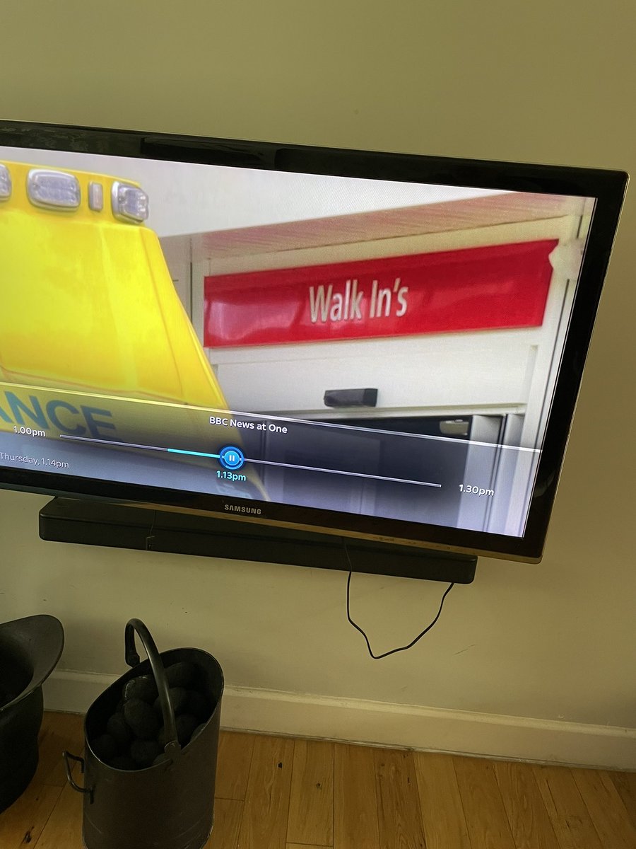 paulrobin164's tweet photo. @militaryhistori Trust this photo from a major hospital in the uk amuses. Send in the apostrophe police immediately. Wish you well brother-in-law https://t.co/QzNMOKMeIr