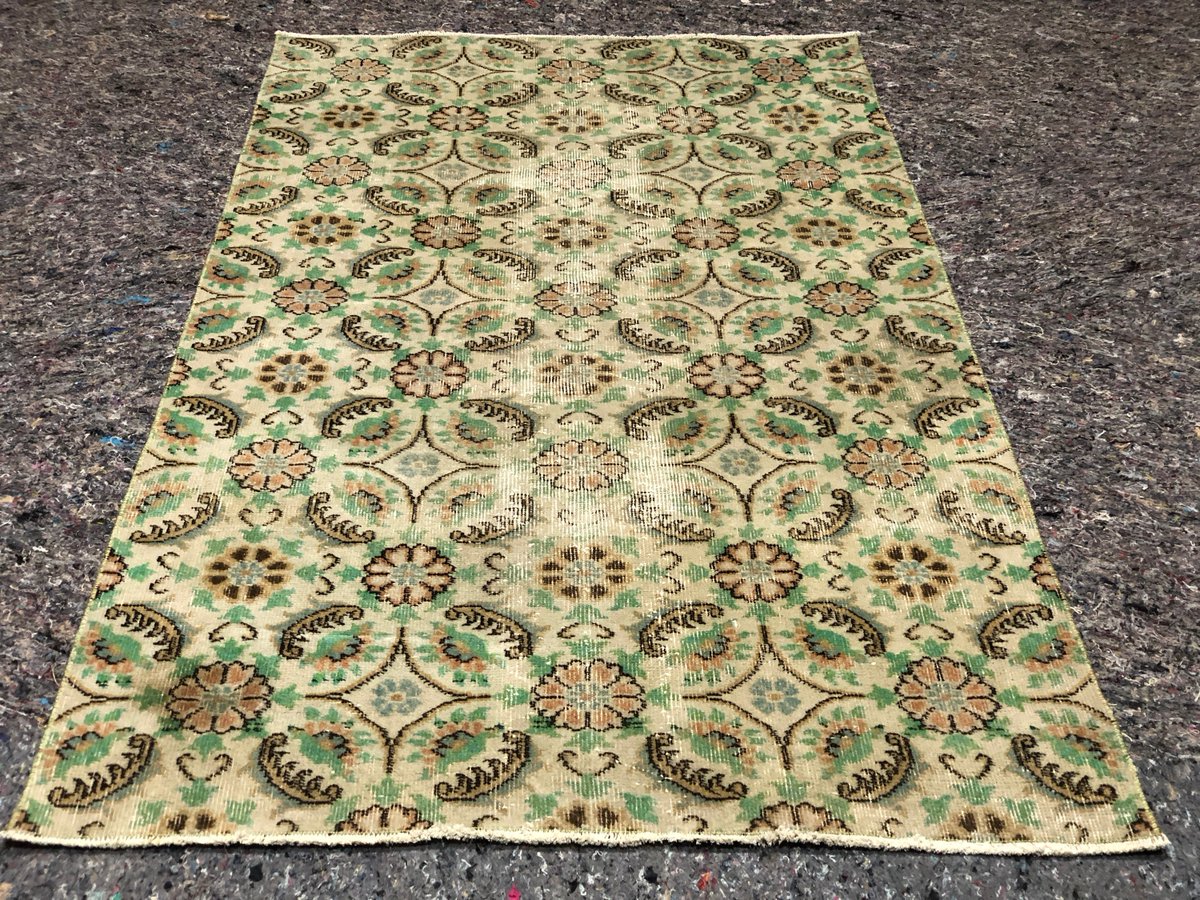AhmetUzuno's tweet photo. #bohemianrug #kitchenrug #etsy #anatolianrug #antique #carpets https://t.co/xqTeYHtC6v