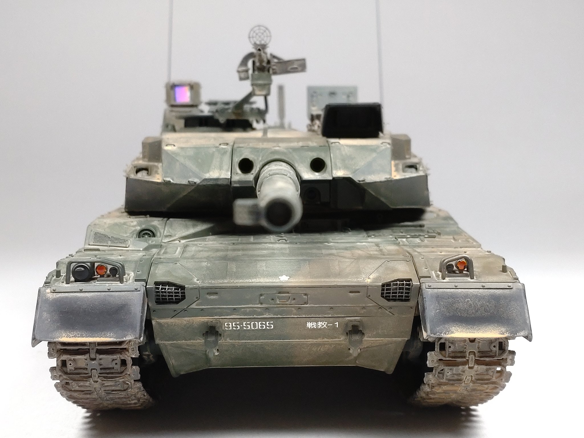 Fuusan Twitterren 完成しました ﾉ ﾉ タミヤ 1 35 陸上自衛隊 10式戦車 Japan Ground Self Defense Force Type 10 Tank タミヤ 陸上自衛隊 10式戦車 T Co Nbe4d376wg Twitter