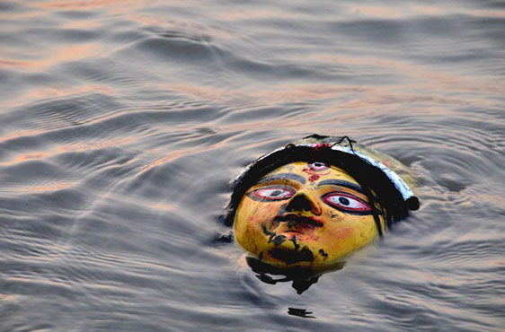 On the tenth day, the idol of Goddess Durga, is carried in a grand procession with music and dance. The idols are then immersed in water, signifying the Goddess' departure to her martial home. This ritual is again celebrated with great cheer. Click bit.ly/3jkDssM 
#nft