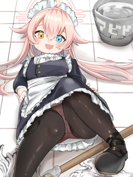 うへ〜……先生、見てないで起こすの手伝ってよ〜…… #ブルアカ 